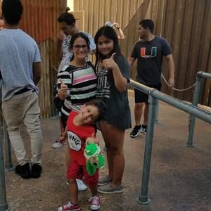 Meet your Posher, Larissa